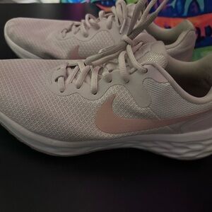 Nike Women's Light Pink Sneakers